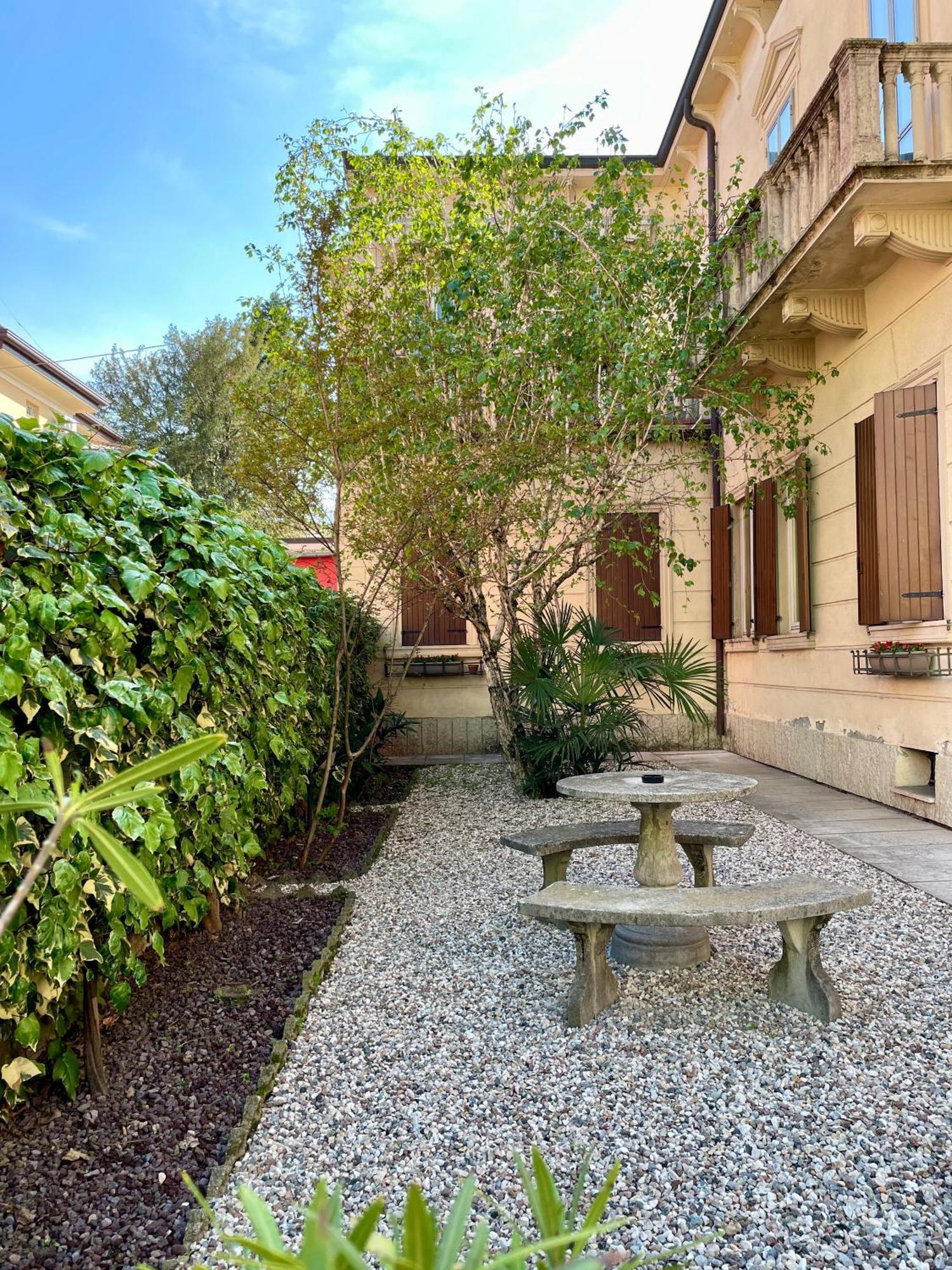 Dimora Montecchi Hotel Verona Buitenkant foto
