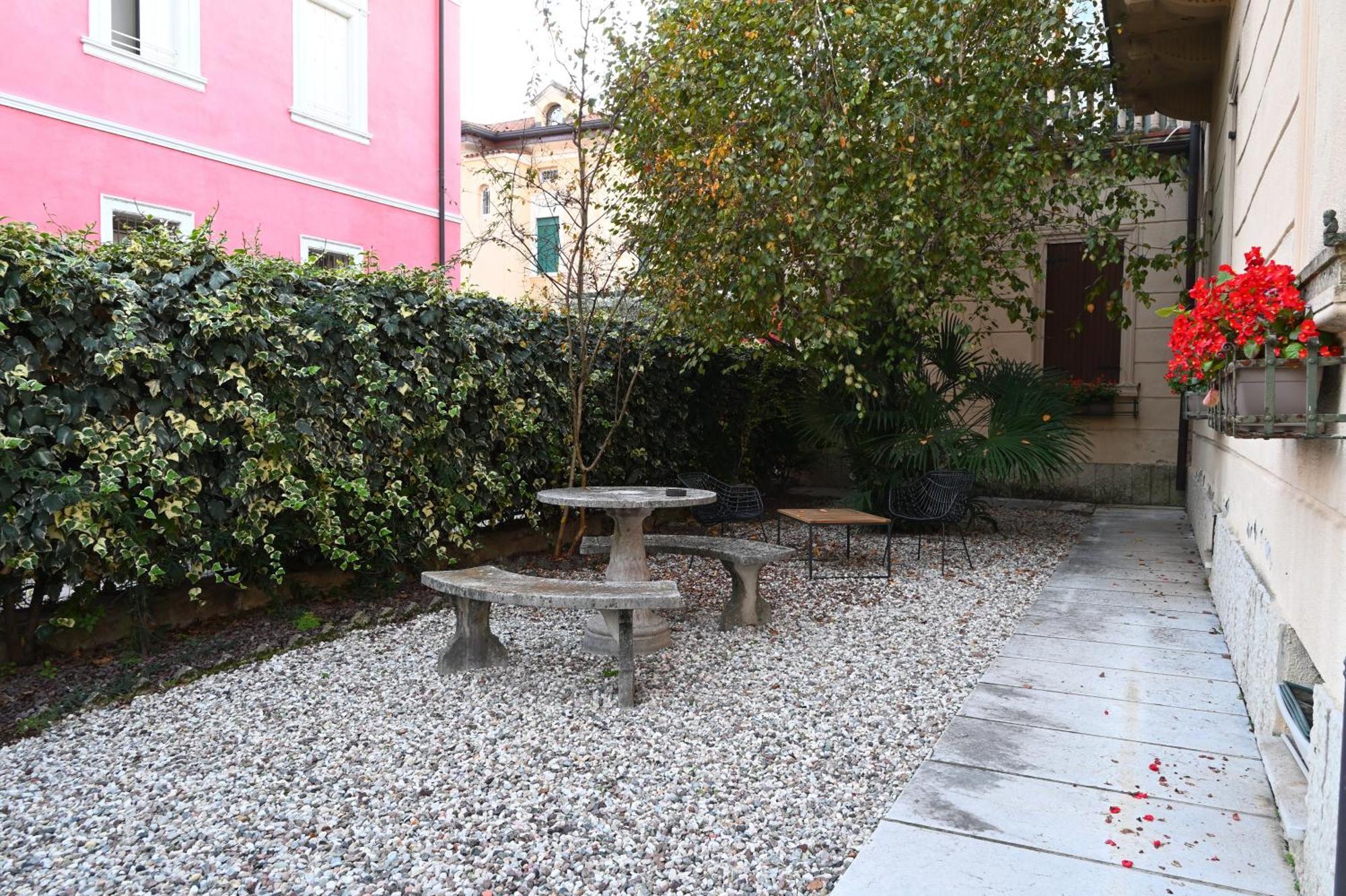 Dimora Montecchi Hotel Verona Buitenkant foto